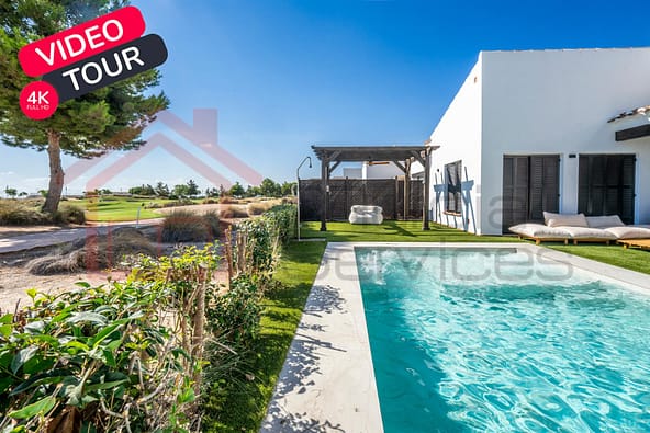 Frontline Villa El Valle Golf