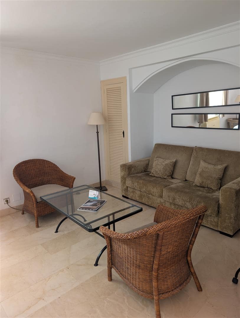 Apartment in Las Lomas — 1