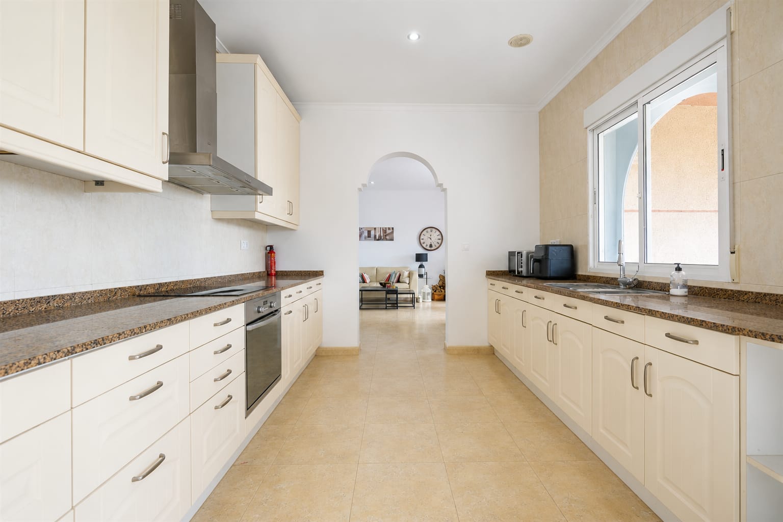 Vrijstaande villa te koop in Valle del Sol, Marbella West