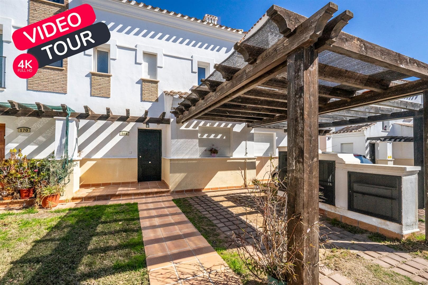Townhouse in La Torre Golf Resort