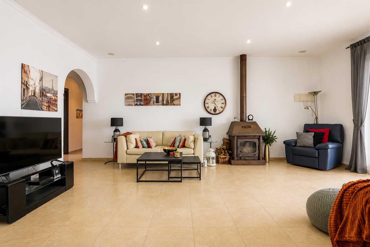 Vrijstaande villa te koop in Valle del Sol, Marbella West
