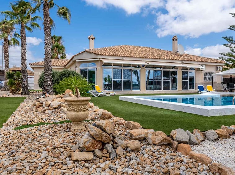 6 Bed Villa Lo Santiago