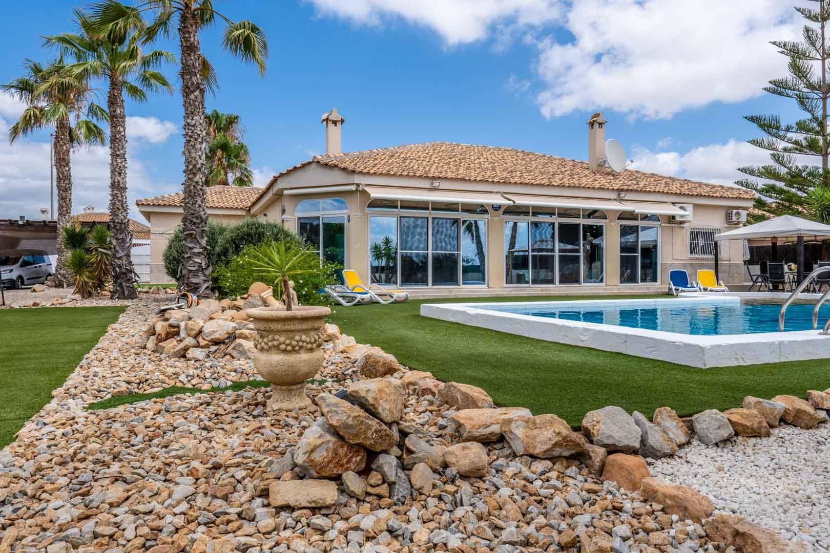 6 Bed Villa Lo Santiago
